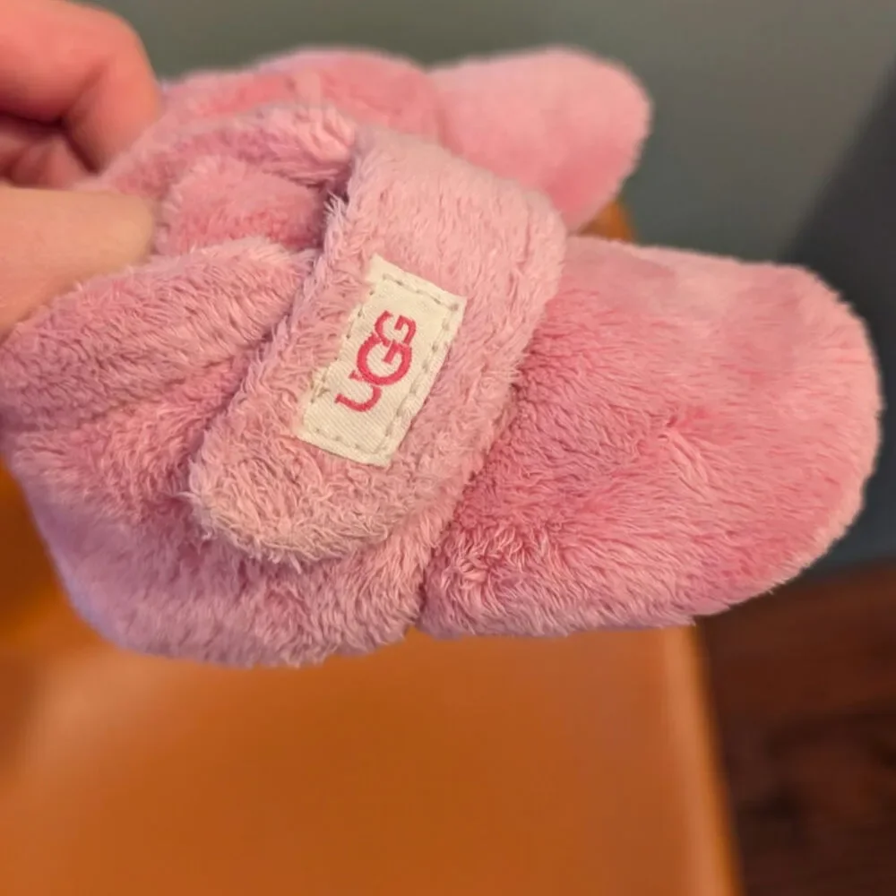 UGG baby booties shoes pink fuzzy size 2/3